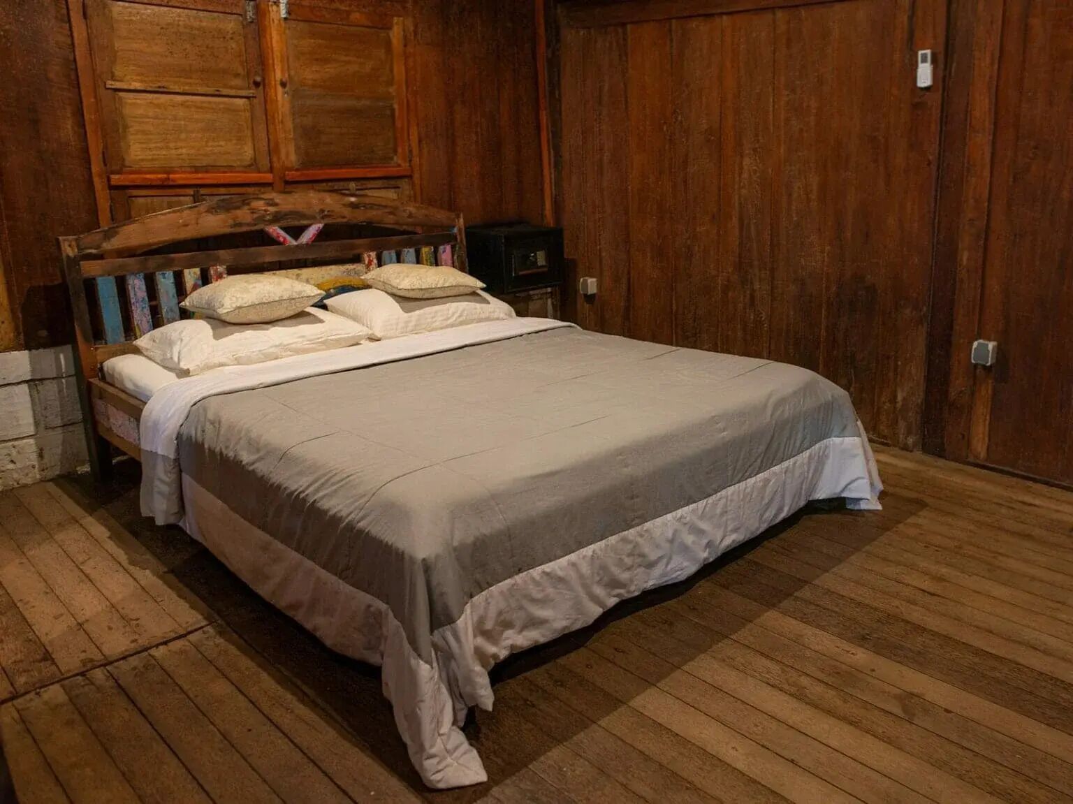 1 Bedroom Suite (with AC) | In-room safe, desk, free WiFi, bed sheets