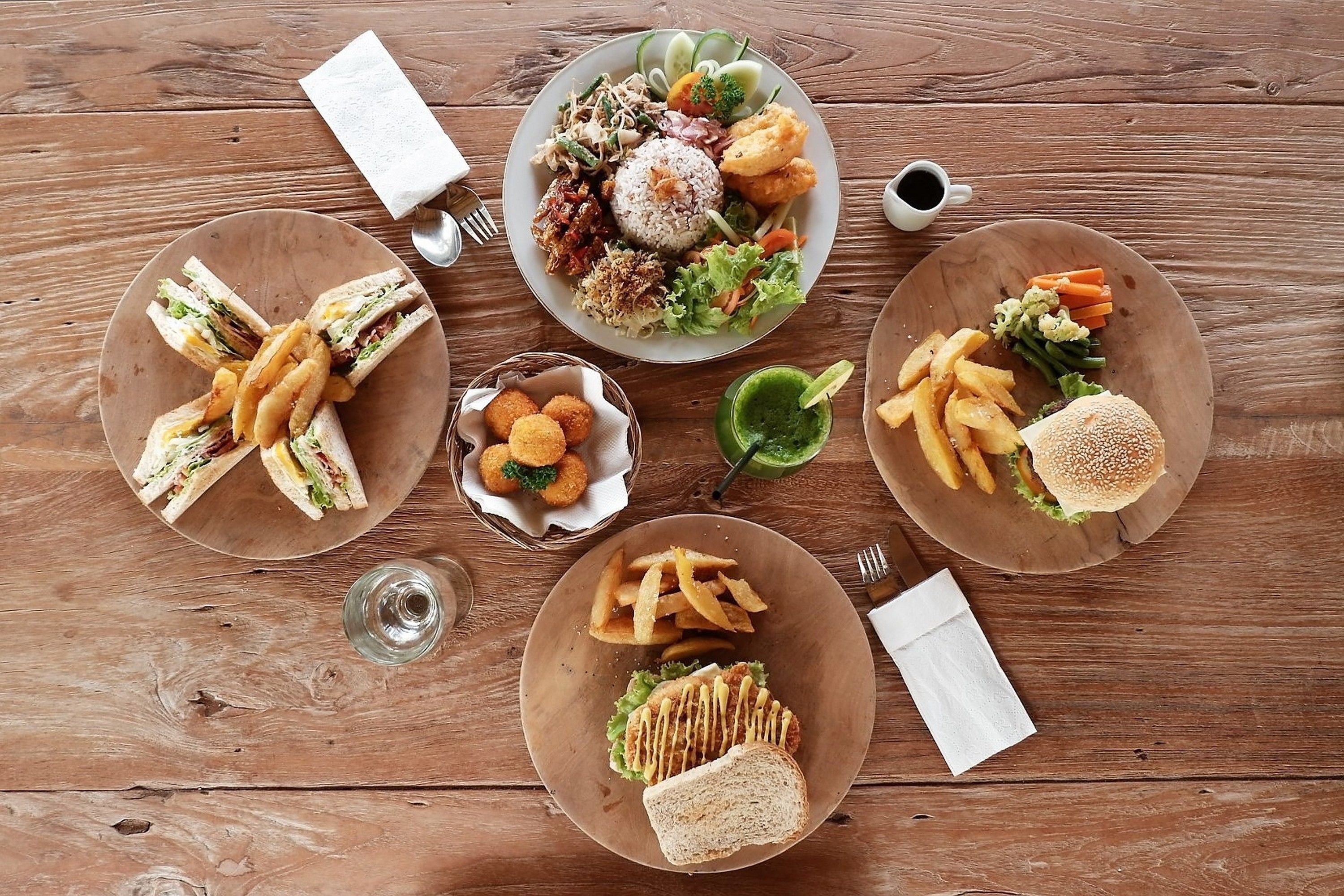 Alimentos y bebidas