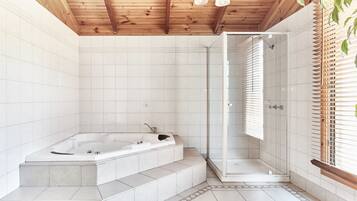 One Bedroom Spa Cottage | Bathroom