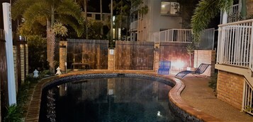 Outdoor pool, open 8:00 AM to 9:00 PM, pool loungers