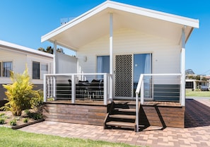 Standard Room, Non Smoking, Kitchen (2 Brm Beachfront Villa) | Exterior - Clyde View Holiday Park (Batehaven)