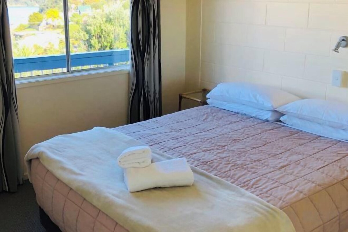 Iron/ironing board, rollaway beds (surcharge), WiFi (free), bed sheets