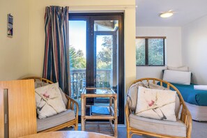 Living area - Waiheke Island Motel (Waiheke Island)