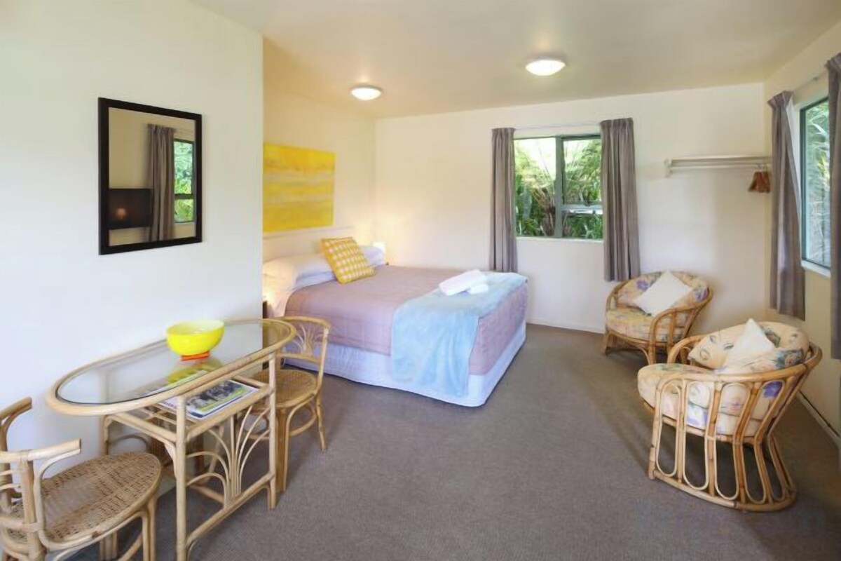 Iron/ironing board, rollaway beds (surcharge), WiFi (free), bed sheets