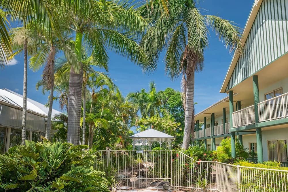 Shamrock Gardens Motel