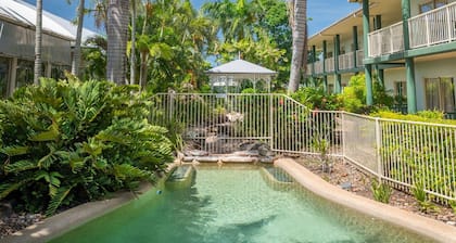 Shamrock Gardens Motel