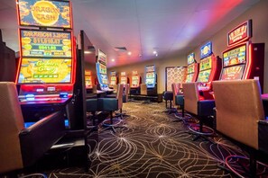 Casino - Shamrock Gardens Motel (West Mackay)