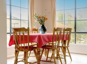 Cottage Familial, 2 chambres | Salle à manger