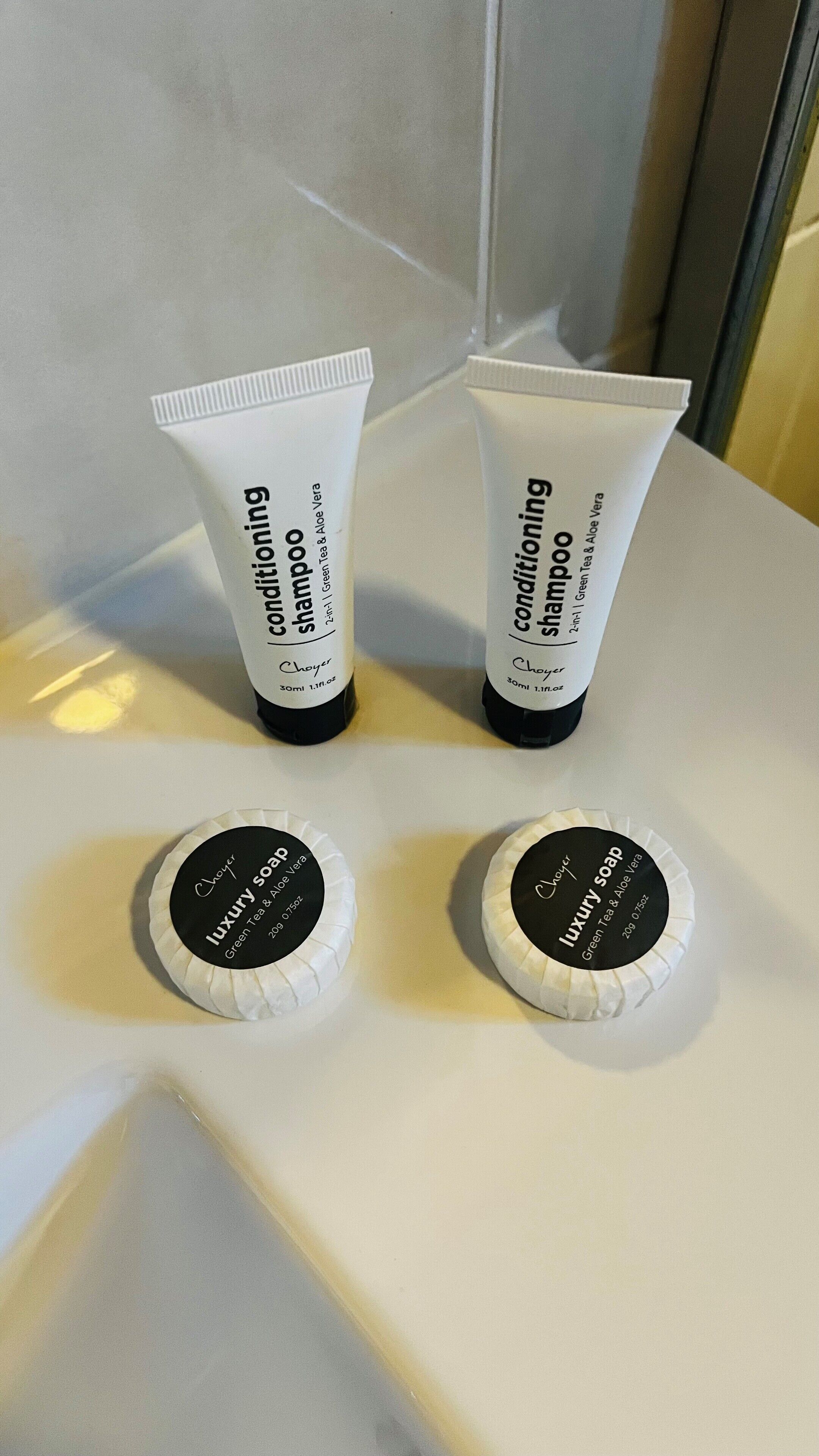 Shower, free toiletries, towels