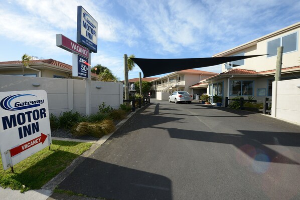 Exterior - Gateway Motor Inn (Tauranga)