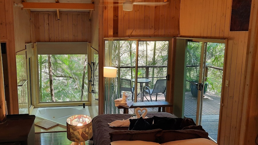 Treetops Accommodation Montville