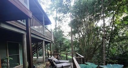 Treetops Accommodation Montville