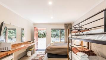 Familien-Suite, 1 Schlafzimmer, Nichtraucher, Kochnische | Schallisolierte Zimmer, kostenloses WLAN, Bettwäsche