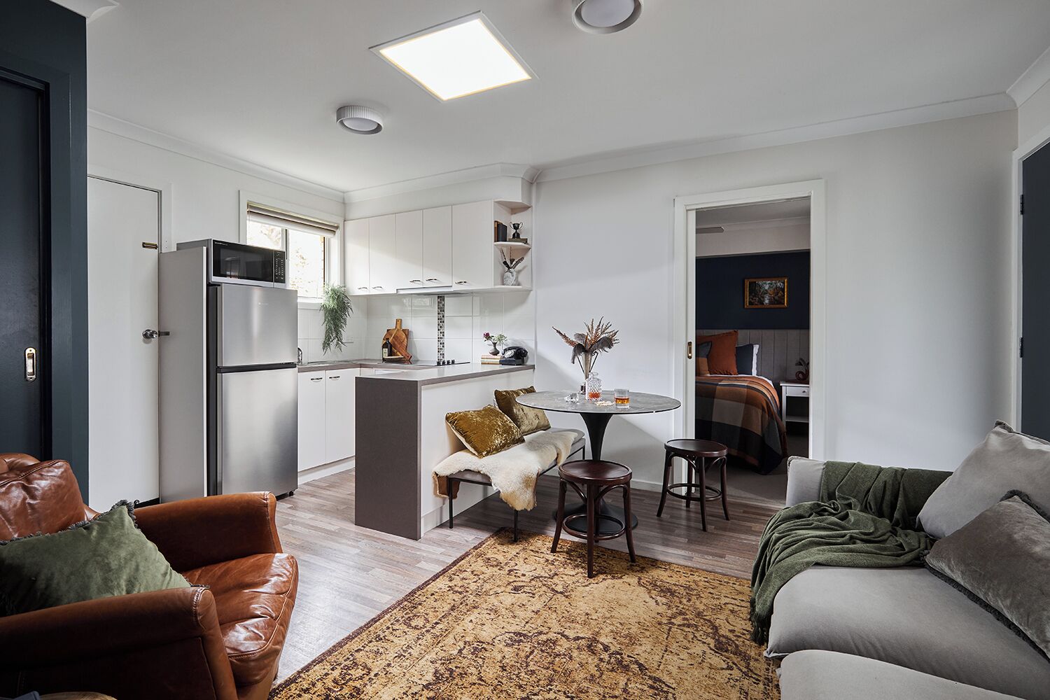 Appartement Premium, 2 chambres, non-fumeurs, cuisine | Coin séjour | TV connectée de 32 pouces avec chaînes numériques, télévision