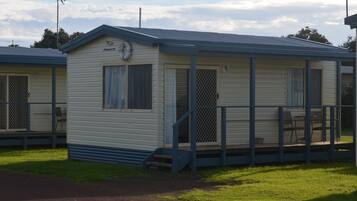 Cabaña clásica, 1 habitación | Wifi gratis y ropa de cama