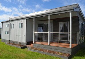 Free WiFi, bed sheets - Holiday Lifestyle Henty Bay Portland (Bolwarra)