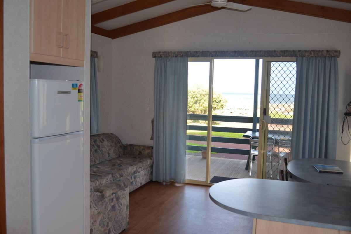 Classic Cabin, 2 Bedrooms (Linen Provided for Master Bedroom Only) | WiFi (free), bed sheets