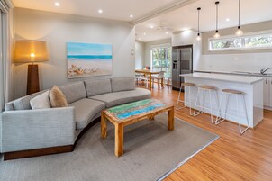 3 Bedroom Beach Retreat | Living area