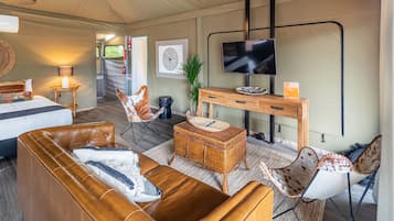 Premium Safari Tent | Bathroom | Towels