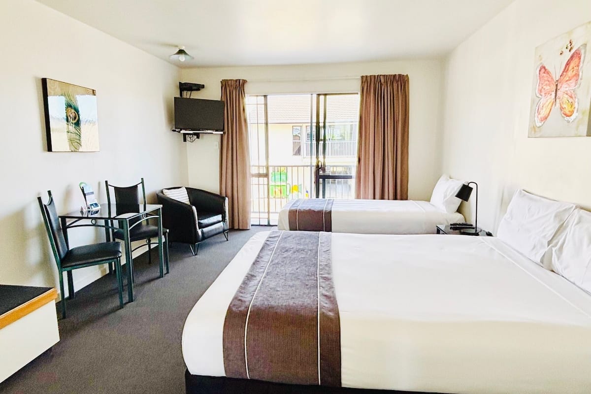 Queen Studio Plus | 1 bedroom, iron/ironing board, rollaway beds, free WiFi
