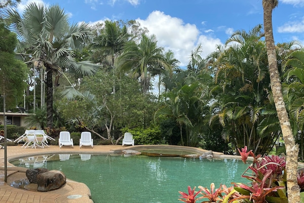 Kolam renang terbuka