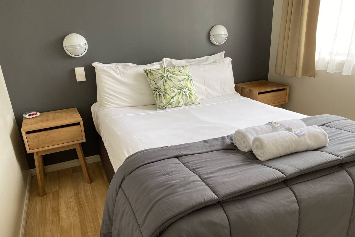 Villa superior, 2 habitaciones | Tabla de planchar con plancha y wifi gratis