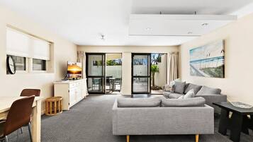 Premium Apartment, 2 Bedrooms, Private Pool | Living room