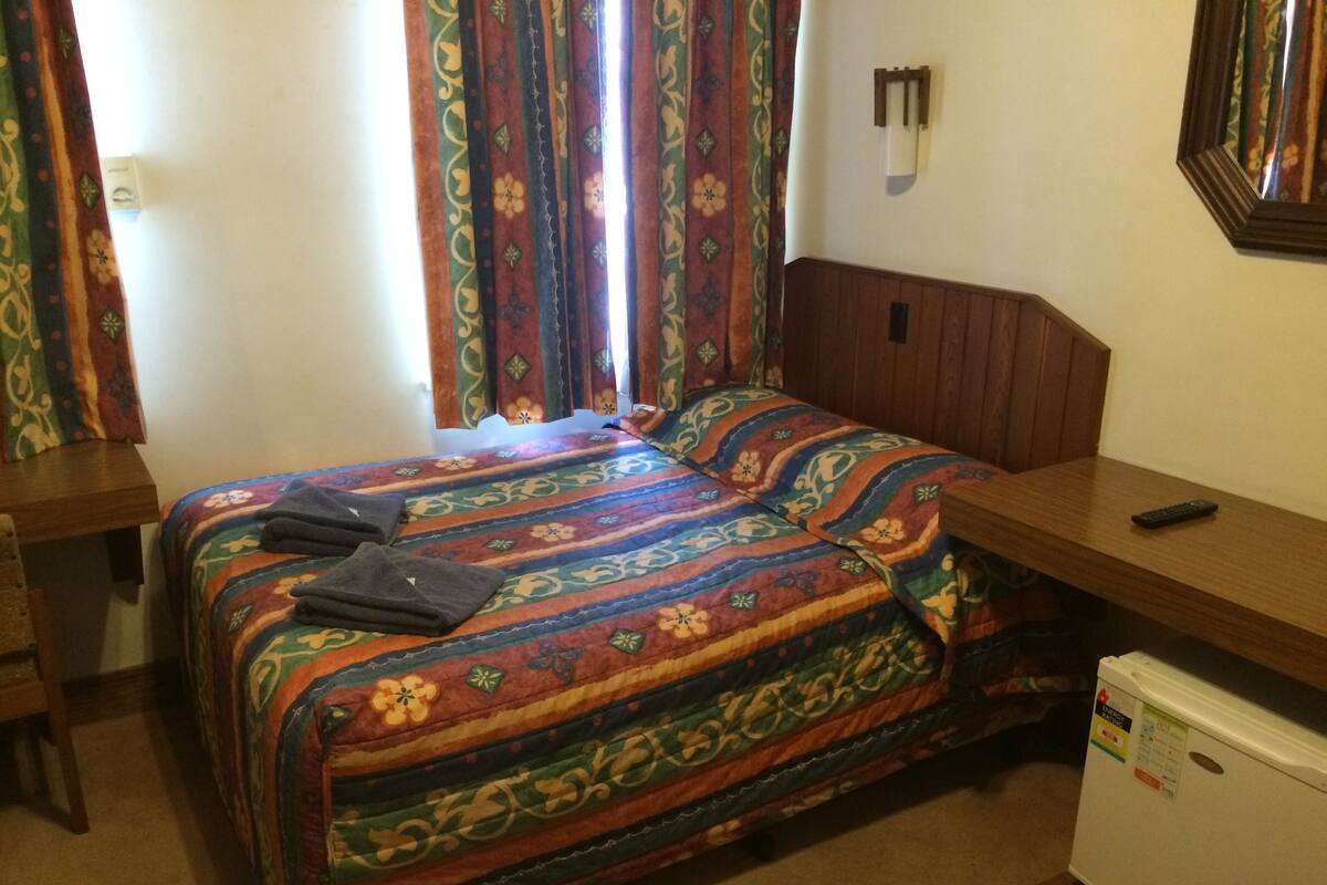 Standard Room, Shared Bathroom (Hotel Room Double)