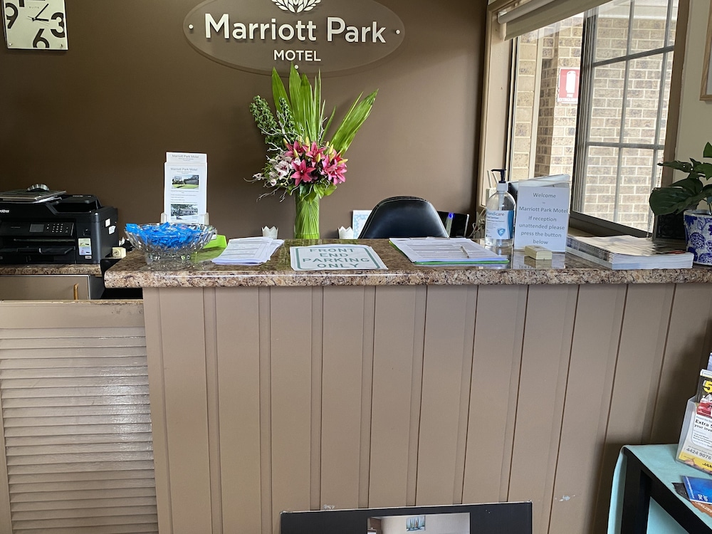 Marriott Park Motel by null