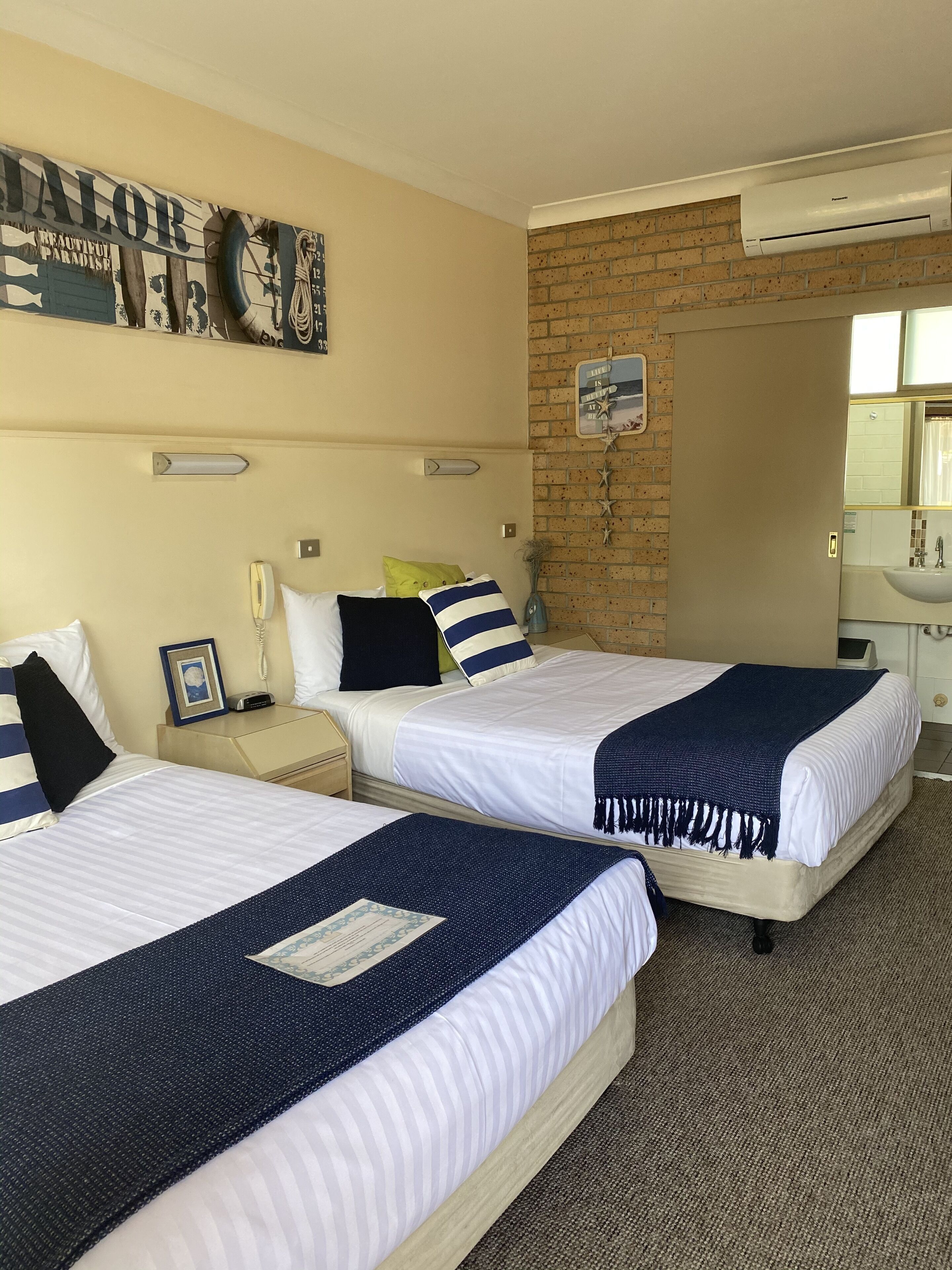 Individually decorated, individually furnished, desk, soundproofing