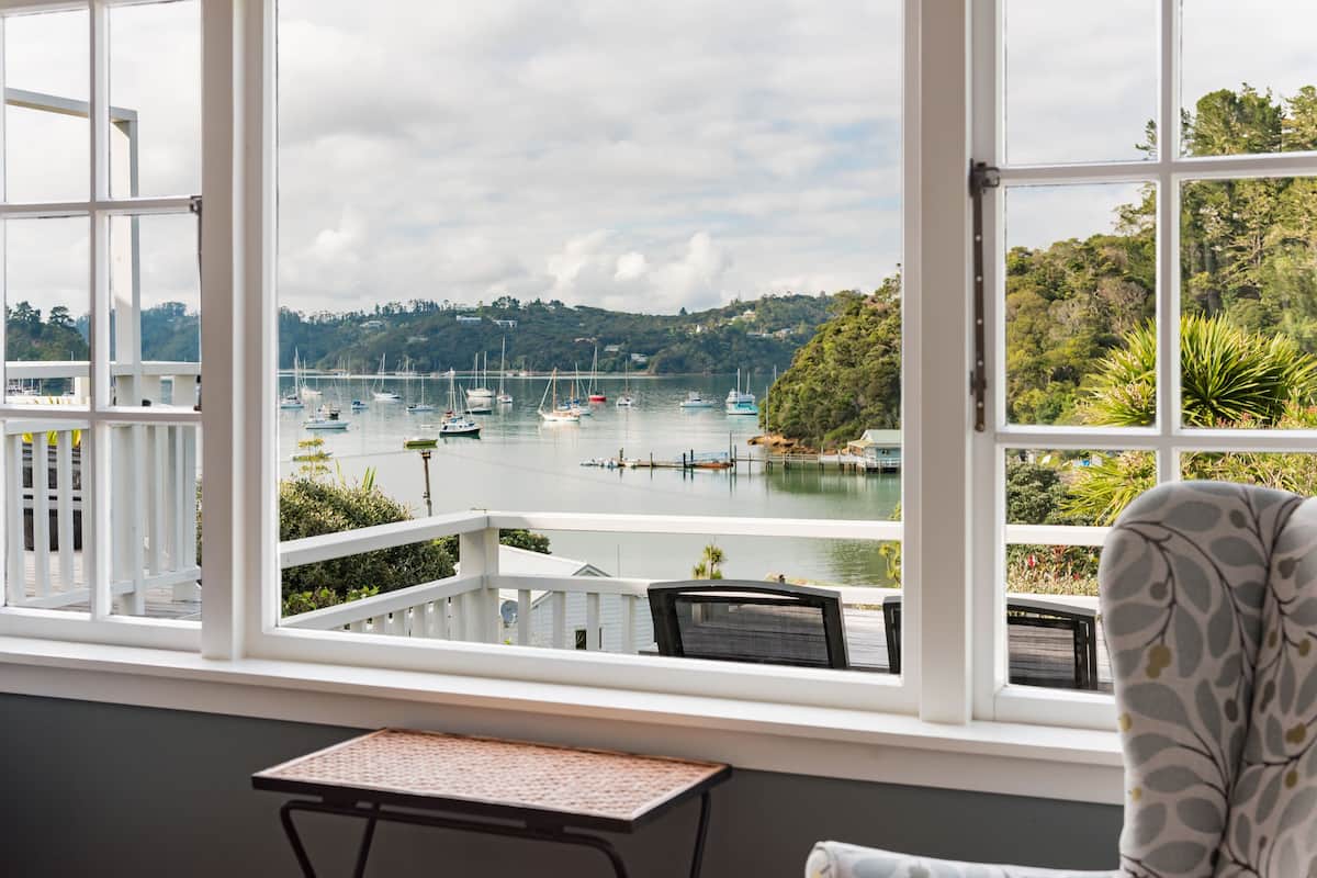 Acardia Cottage | 1 bedroom, Egyptian cotton sheets, premium bedding, down comforters