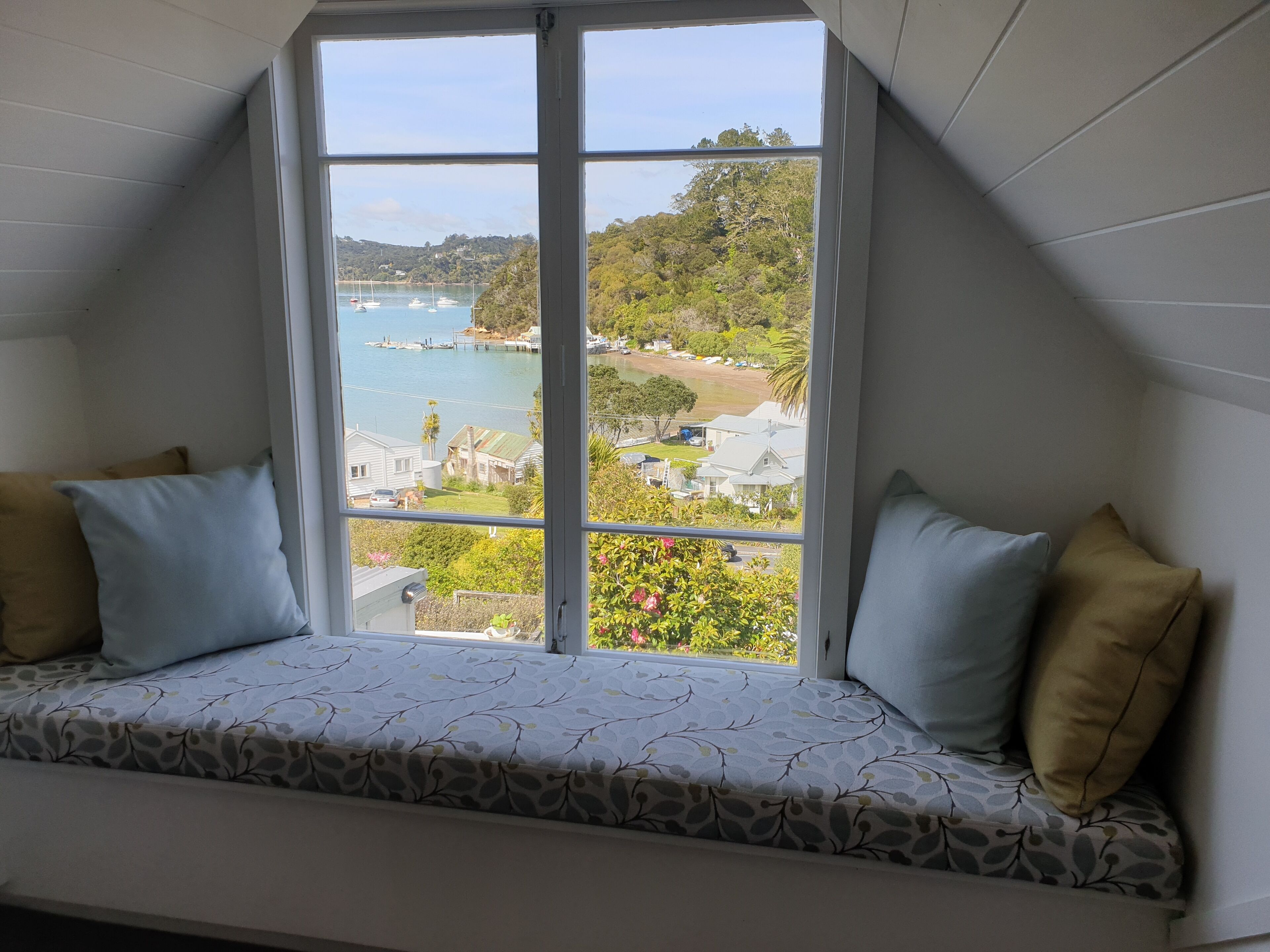 Acardia Cottage | Egyptian cotton sheets, premium bedding, down comforters