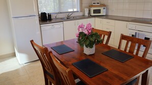 Standard Apartment, 2 Bedrooms, Non Smoking, Kitchen (Apartment 4) | Private kitchen - Coull Waters Holiday Apartments (Mallacoota)