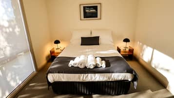 Standard Apartment, 2 Bedrooms, Non Smoking, Kitchen (Apartment 4) | Premium bedding, individually decorated, individually furnished