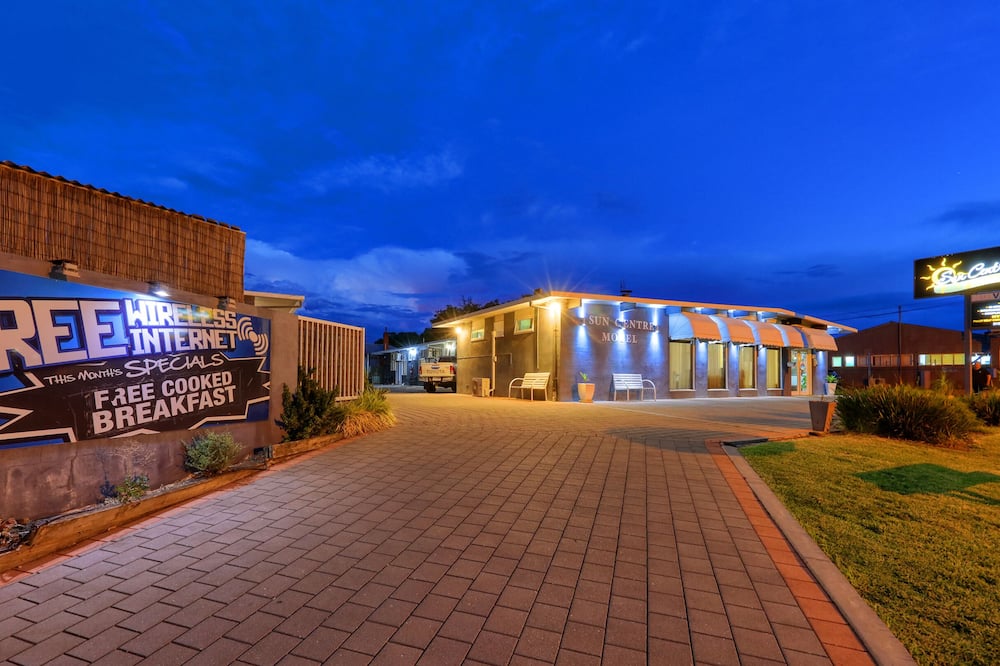 Sun Centre Motel