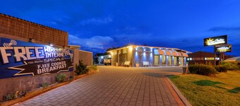 ซัน เซ็นเตอร์ โมเทล