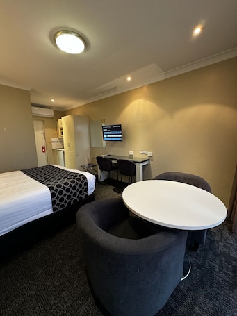 Off Street Kitchenette | Laptop workspace, iron/ironing board, free WiFi, bed sheets