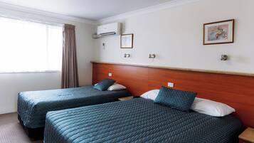 Standard Room, Non Smoking (Queen Room (Upstairs))