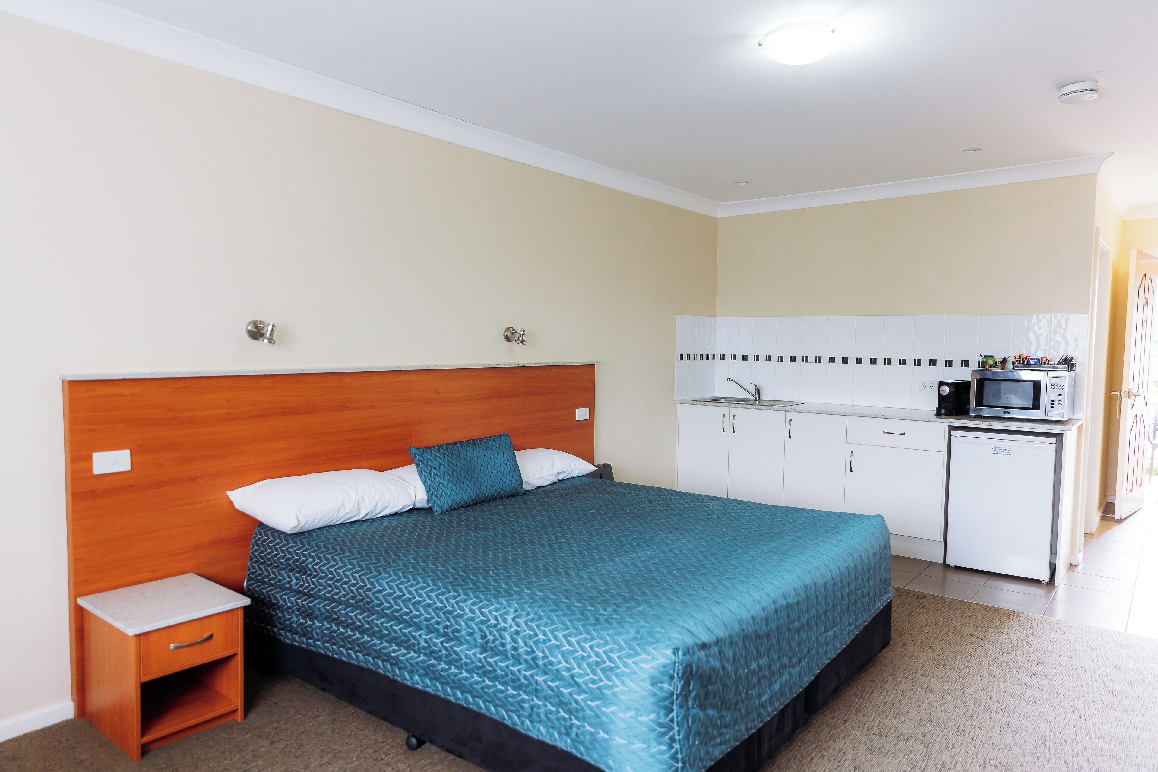 Executive Studio Suite, 1 King Bed, Non Smoking, Kitchenette (King Spa Suite)