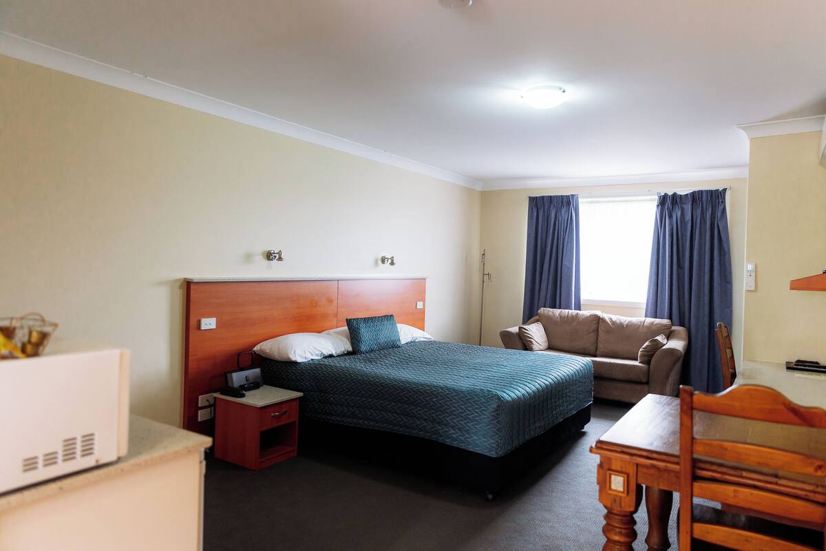 Suite, 1 cama King size | Minibar y caja de seguridad en la habitación