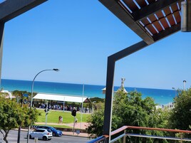 Designer Apartment, 2 Bedrooms | Beach/ocean view
