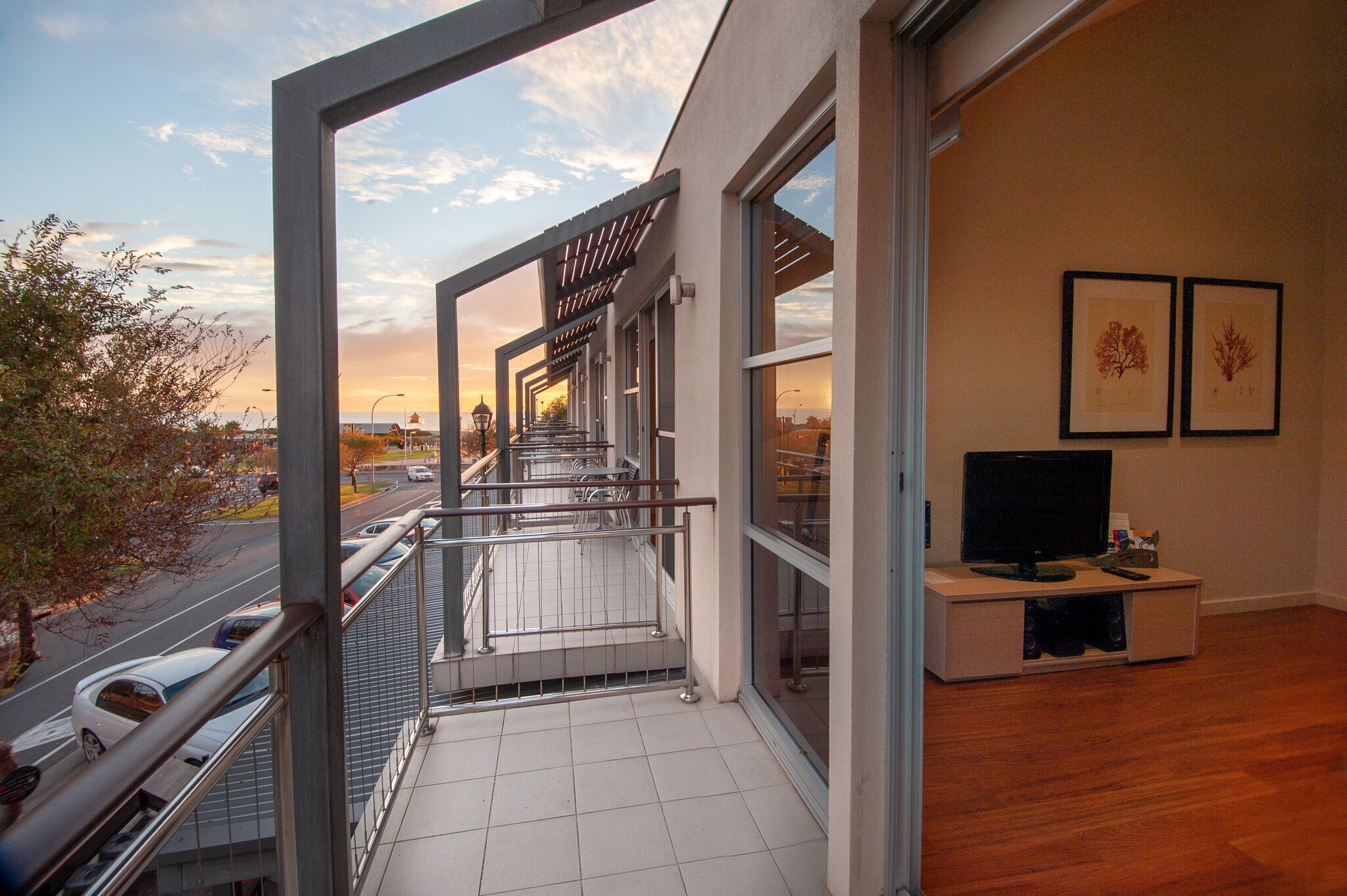 Deluxe Apartment, 2 Bedrooms, Kitchen, Partial Sea View | Balcony