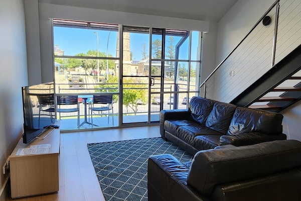 Standard Apartment, 2 Bedrooms, Kitchen | Living area