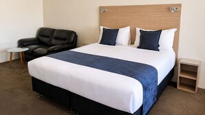 Unclassified image, 4 of 77, button - Captains Quarters Motor Inn (Cambridge)