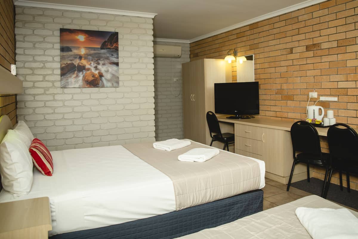 Standaard Twin kamer | Geluiddichte muren, een strijkplank/strijkijzer, gratis wifi, beddengoed