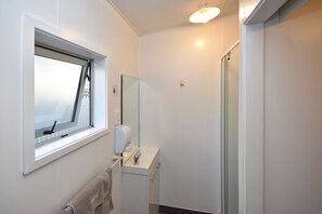 开间 | 浴室 | 淋浴设施、免费洗浴用品、吹风机、毛巾