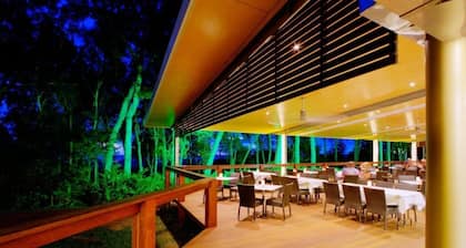 Albatross Bay Resort