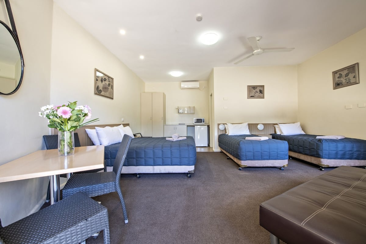 Corporate Family 1 Bedroom Unit