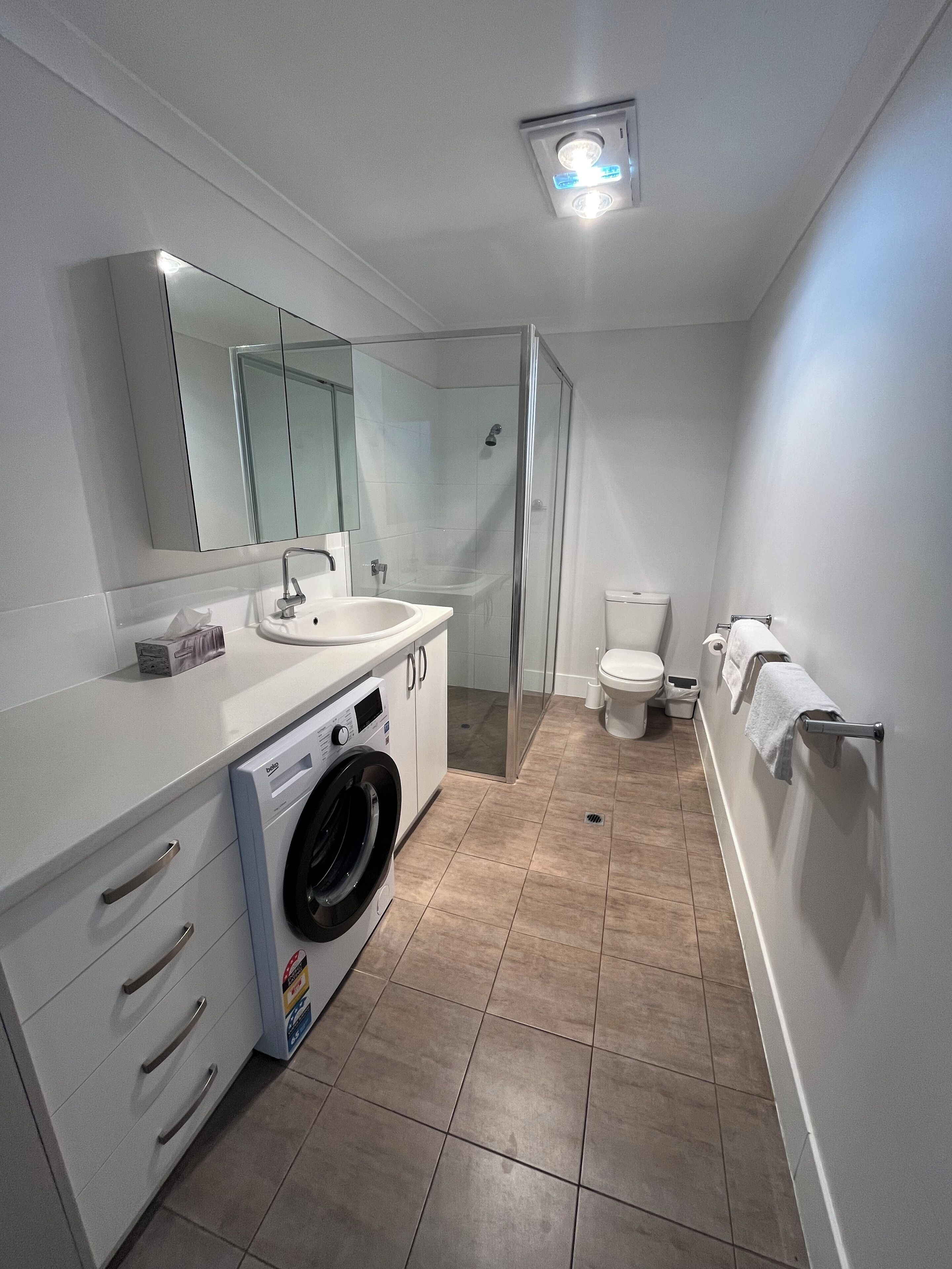 Superior King Aparment - Adults Guest Only | Bathroom | Free toiletries, hair dryer, towels, toilet paper