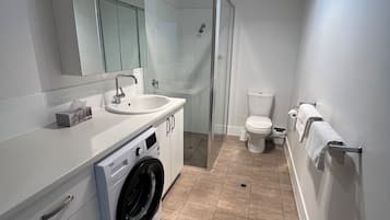 Superior King Aparment - Adults Guest Only | Bathroom | Free toiletries, hair dryer, towels, toilet paper